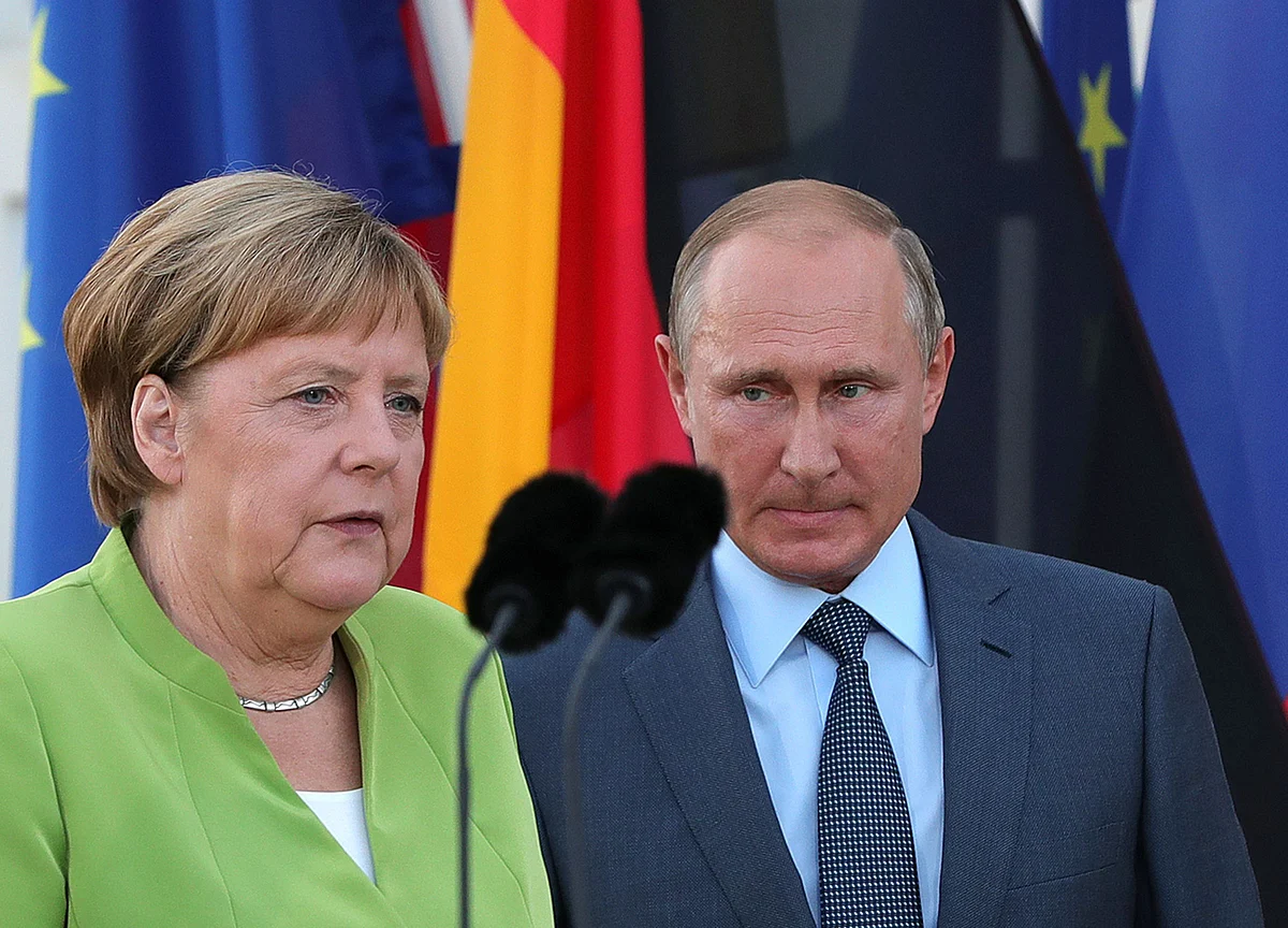 Merkel Demands Kremlin Answer After Poison Found in Navalny