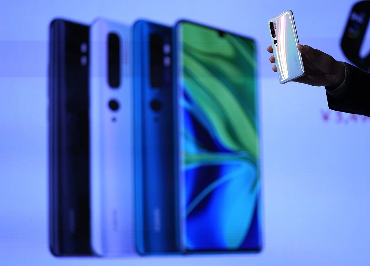 Phone Giant Xiaomi Jumps to Two-Year High After Profit Beat