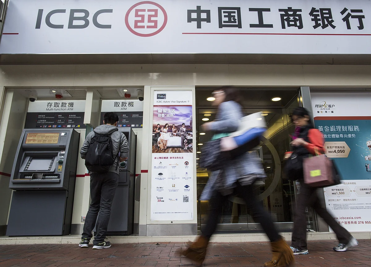 Bad Debt Wave Drags China’s Big Banks to Worst Profit Drop