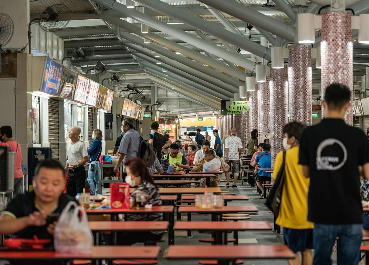 Virus Cases at Dorms Add to Singapore Construction Woes