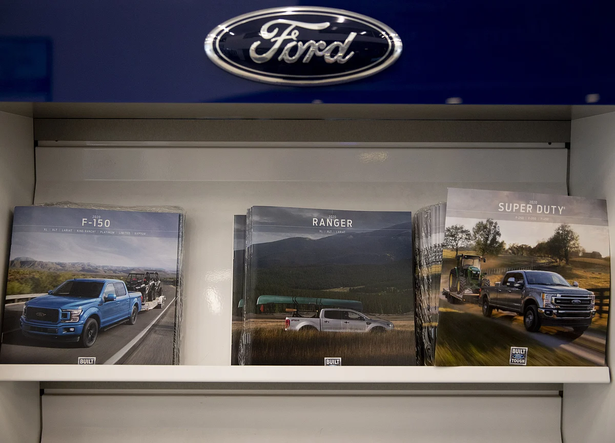 Ford to Cut 1,000 North America Salaried Jobs Amid Overhaul
