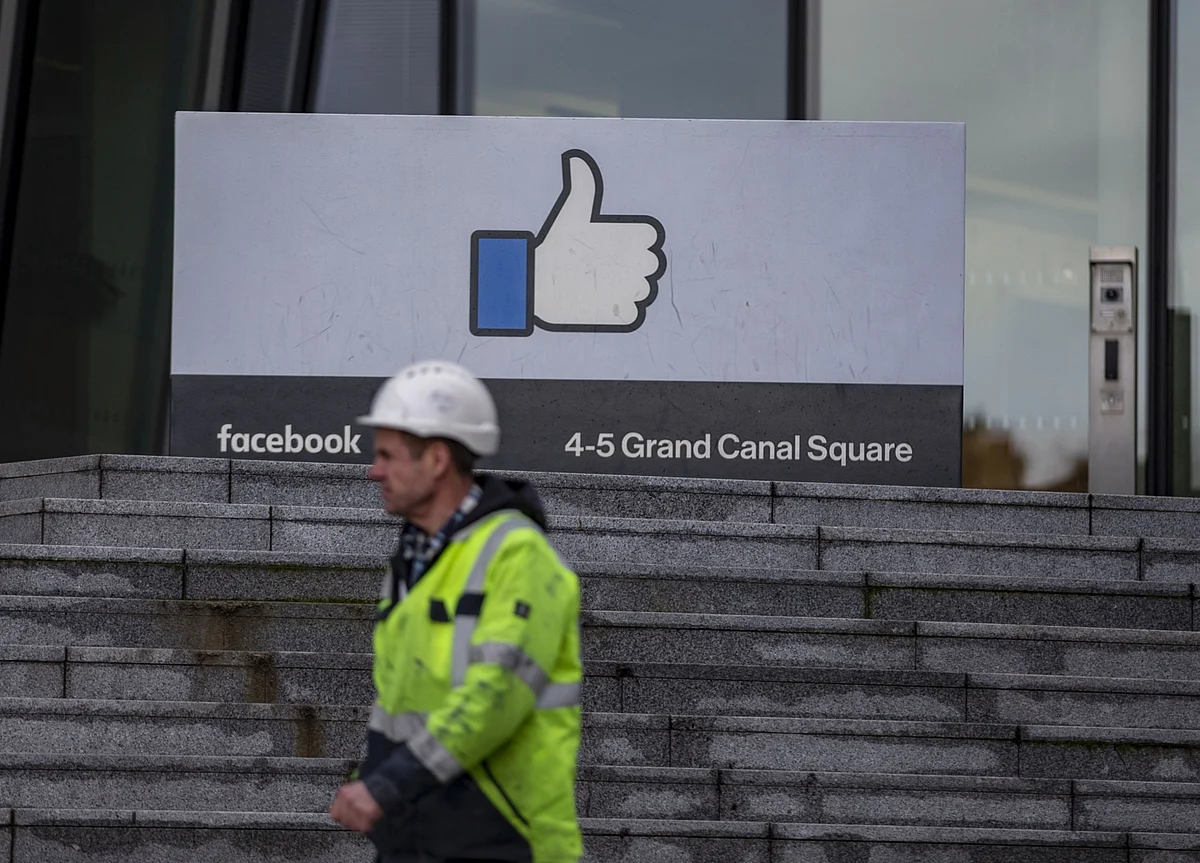 Facebook Cuts Off News in Australia in Fight Over Payments