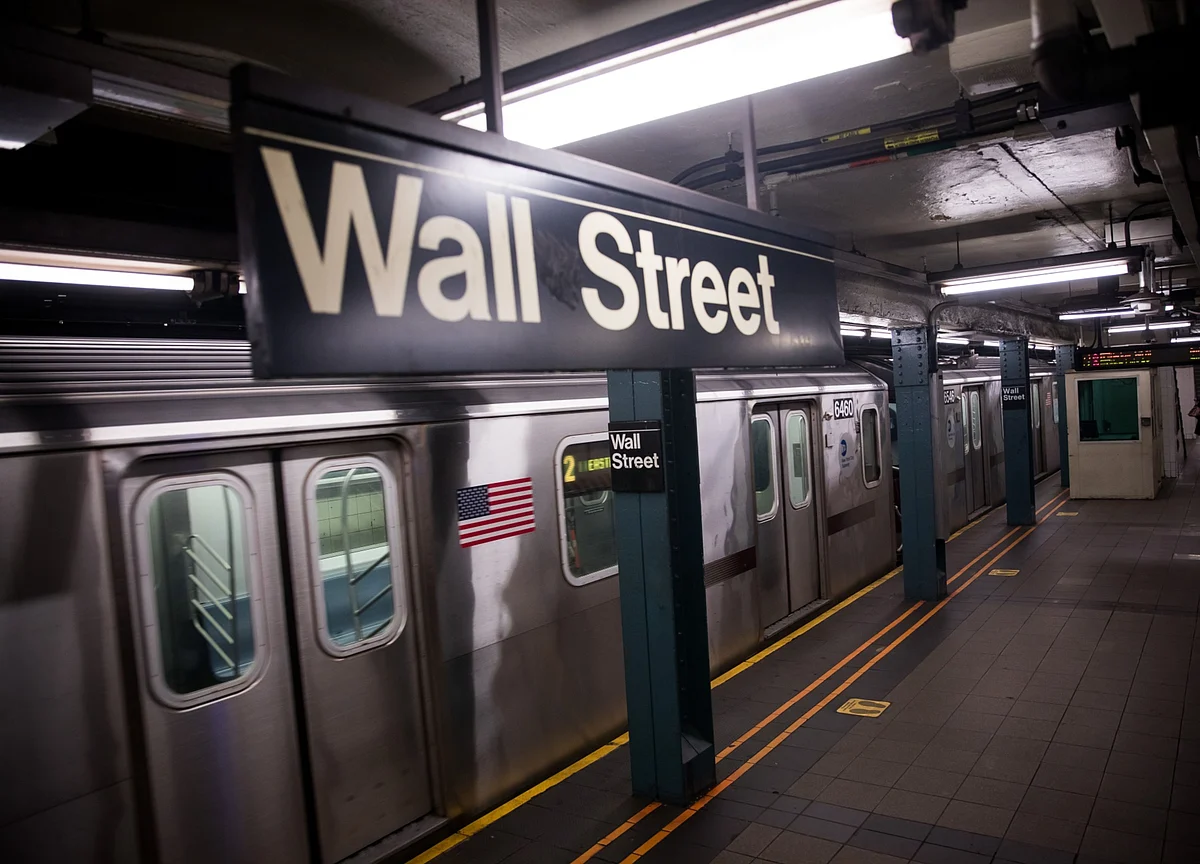 Wall Street Return-to-Work Push Finds Virus Won’t Cooperate
