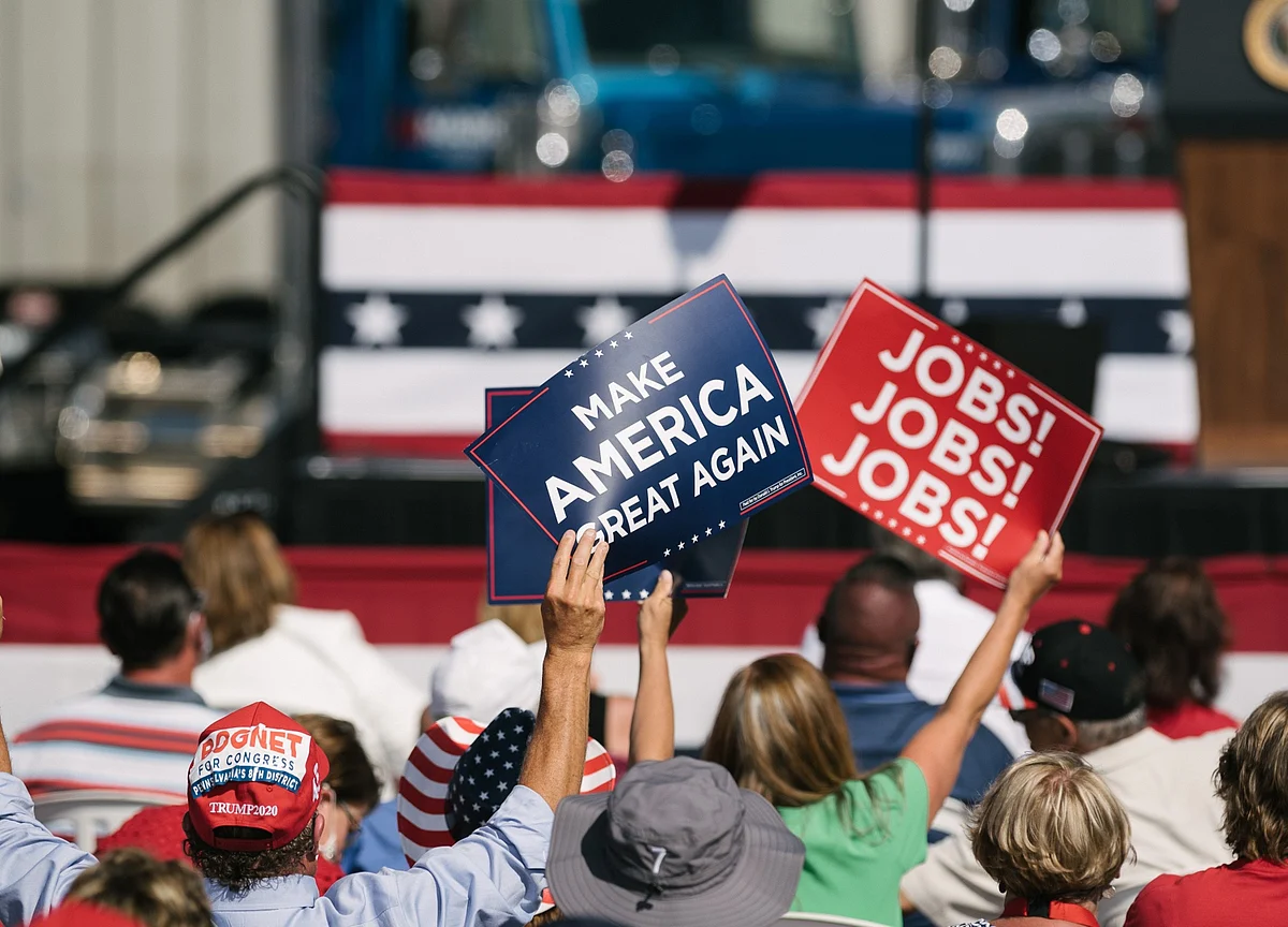 U.S. Jobless Claims Give Mixed Picture With Shift in Adjustments