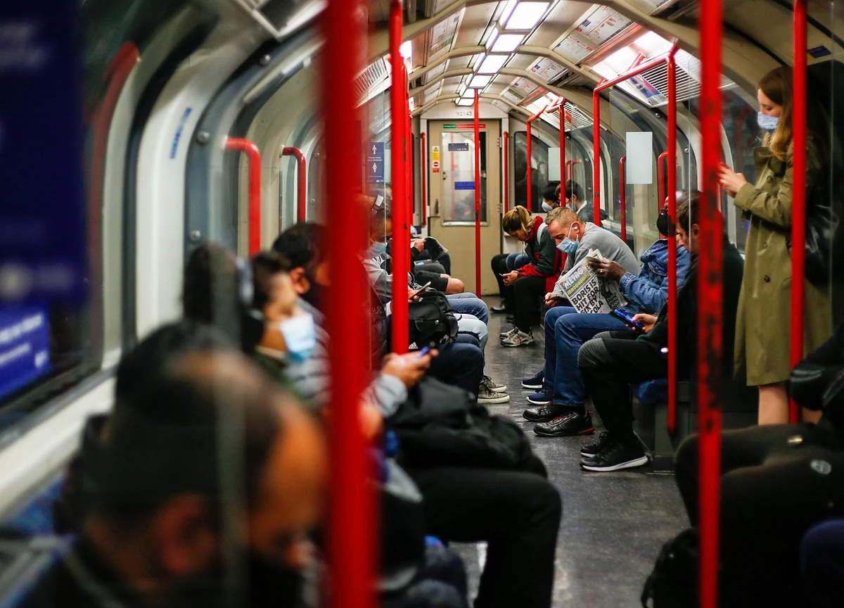U.K. Loses 700,000 Jobs to Pandemic as Aid Pressure Mounts
