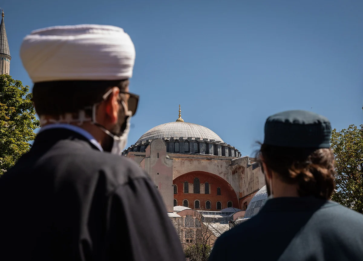 Turkey Sounds Alarm on Jump in Coronavirus Cases Nationwide