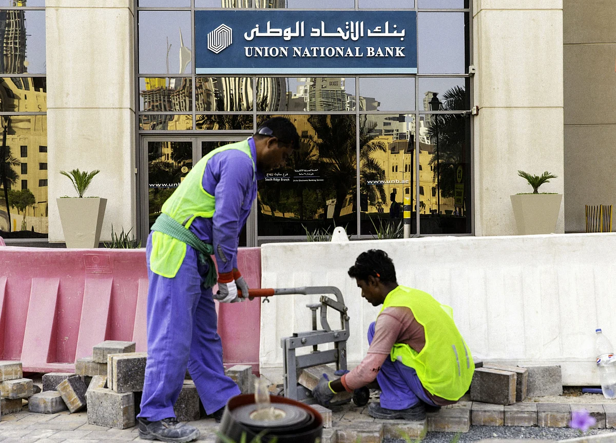 Remittance Boom Is Turning Into a Bust for Asia Emerging Markets