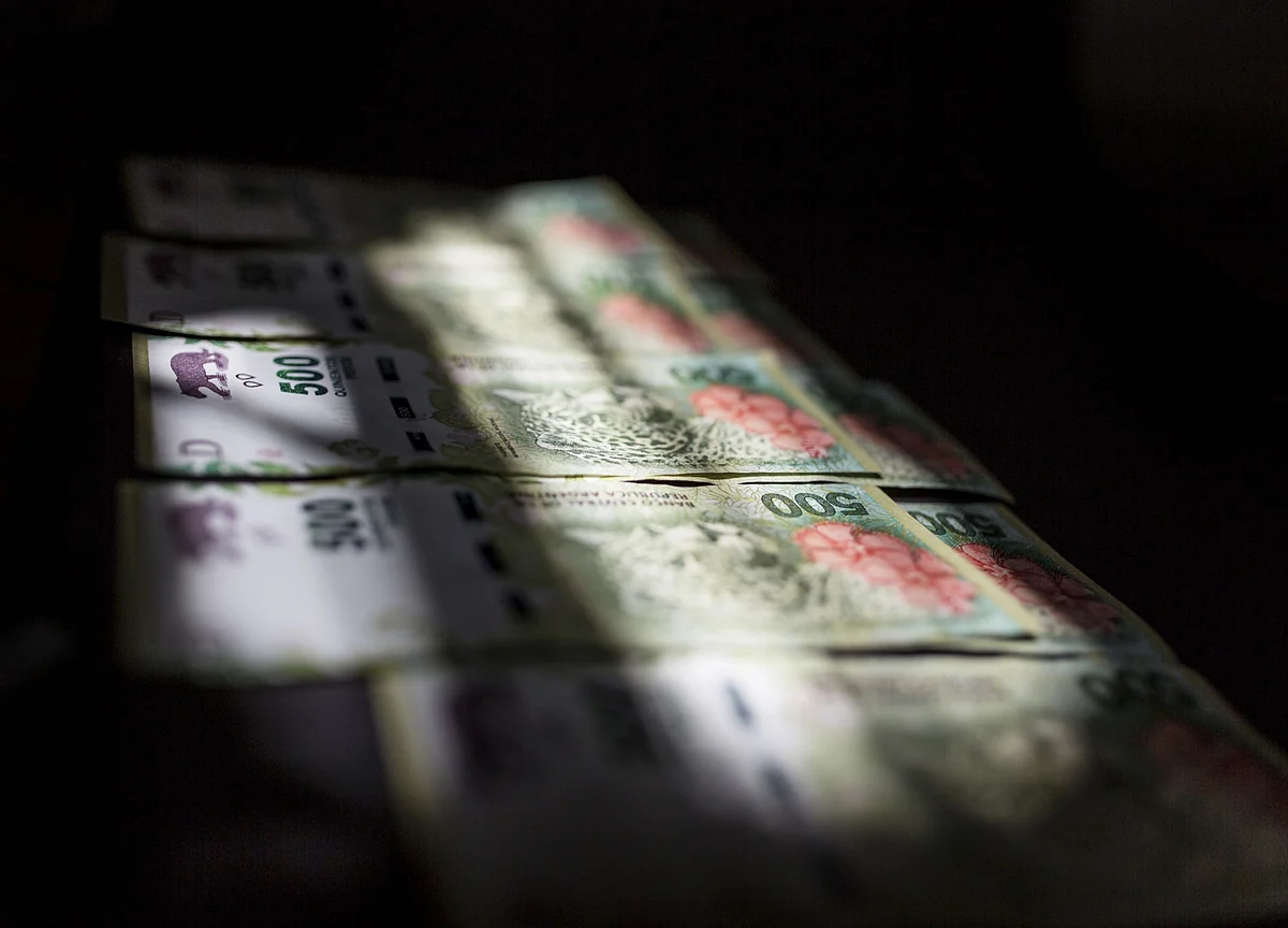 Investors Welcome Argentina’s Debt Deal Amid Grim Outlook