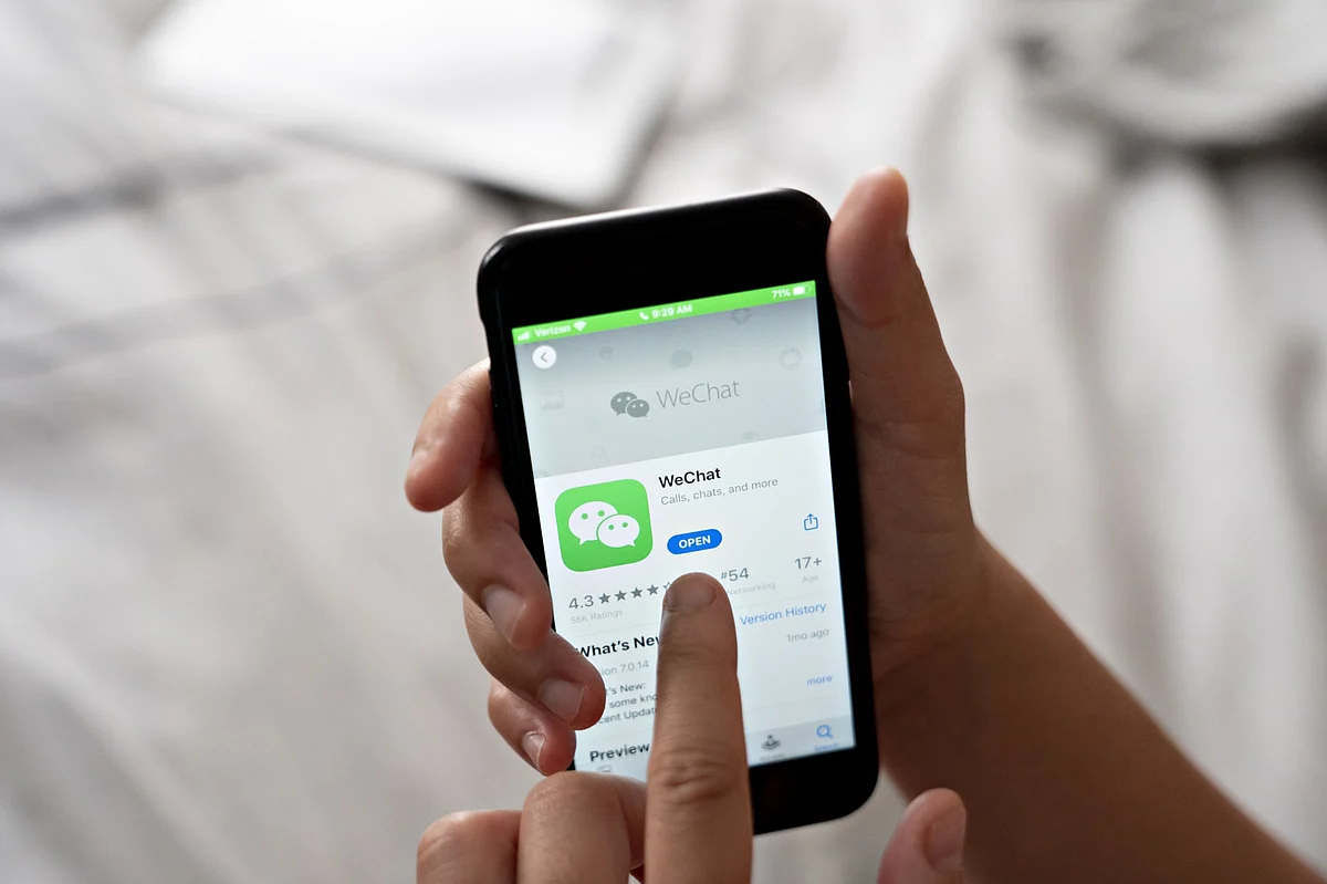 U S Curbs Wechat Transfers Freezes Tiktok As Deadline Looms