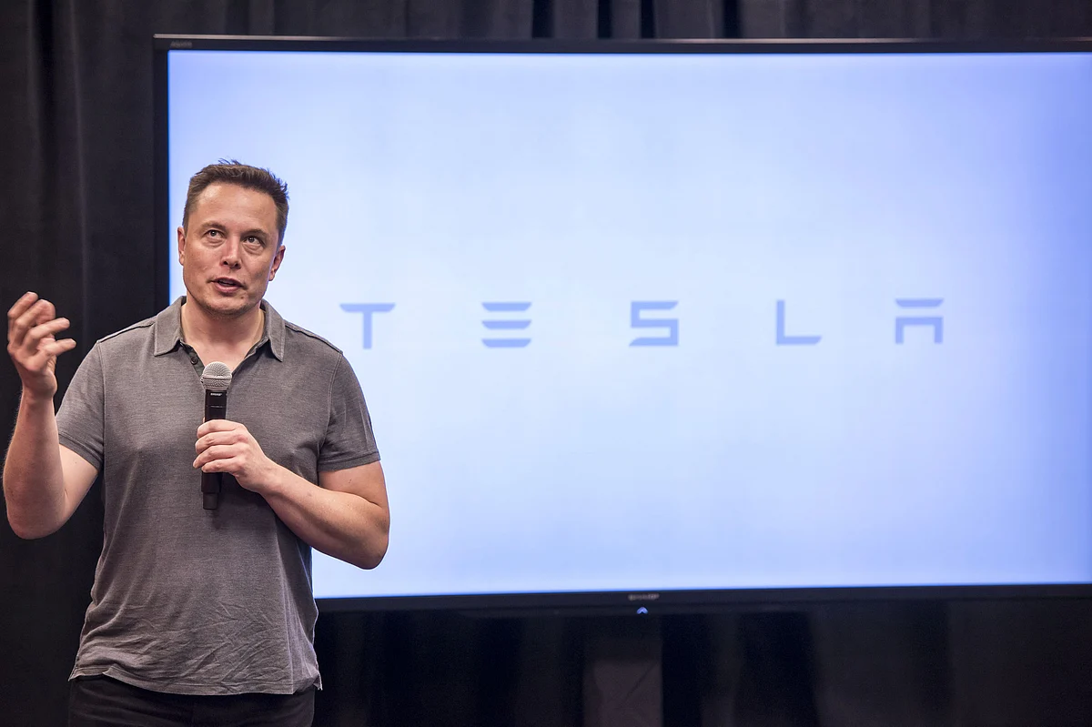 Musk Test-Drives VW Electric Car in Meeting With CEO Diess