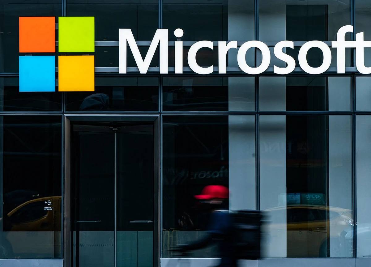 Microsoft Pledges to Get Gaming Service on iPhones
