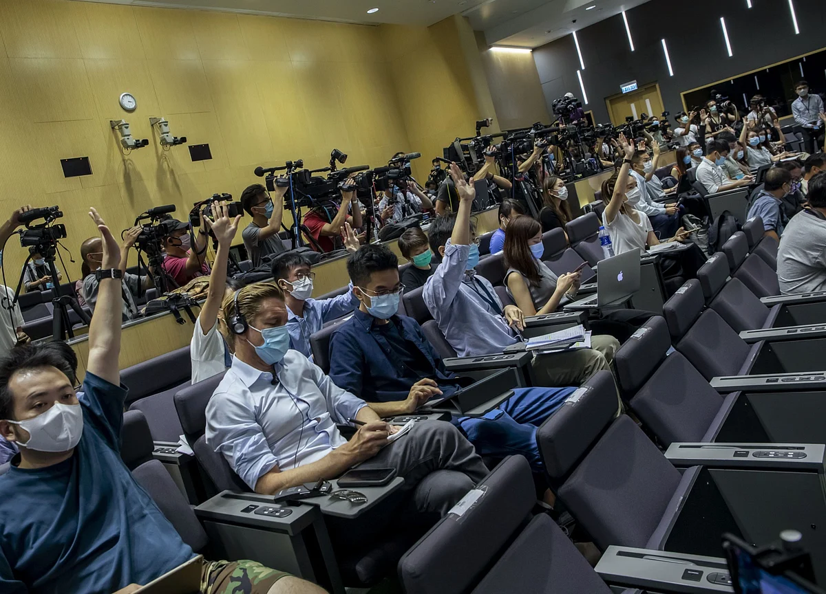 China Delays Credentials for Journalists With U.S. Media Outlets