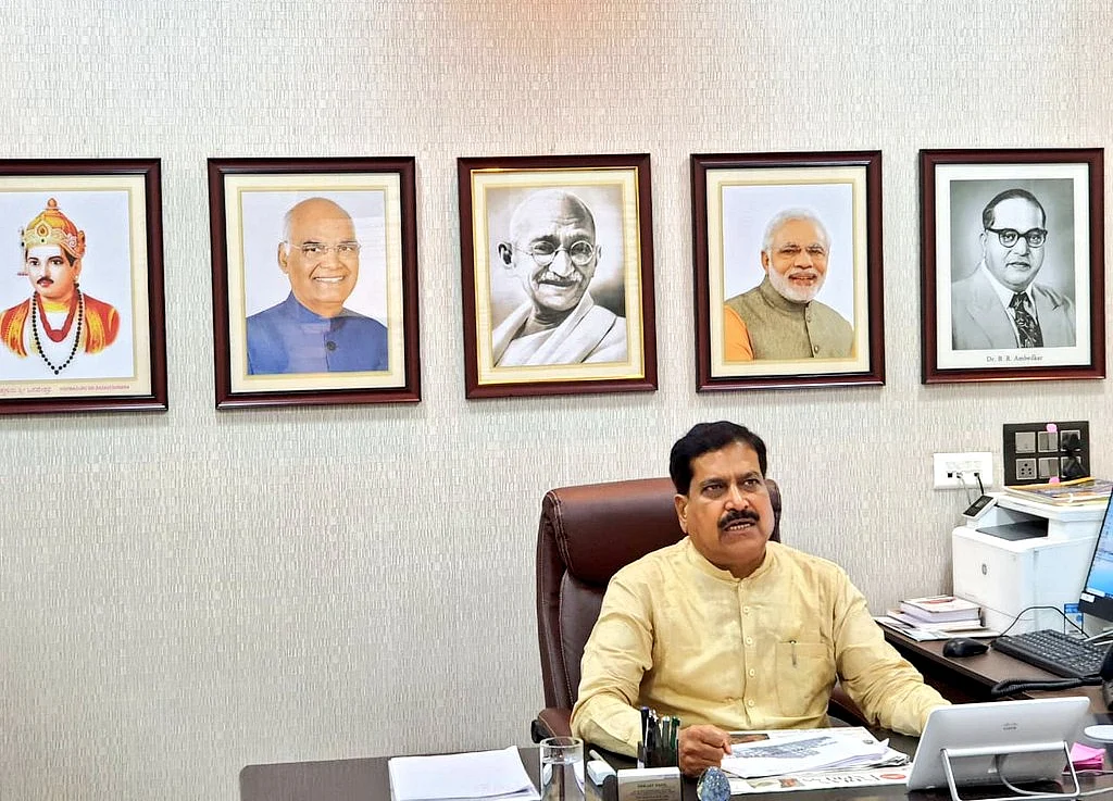 Union Minister Of State For Railways Suresh Angadi Dies Of Coronavirus