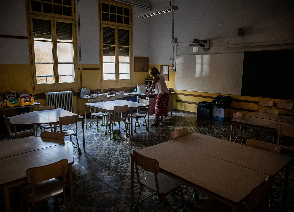 Zimbabwean Teachers Earning $1 a Day Refuse to Return to Work