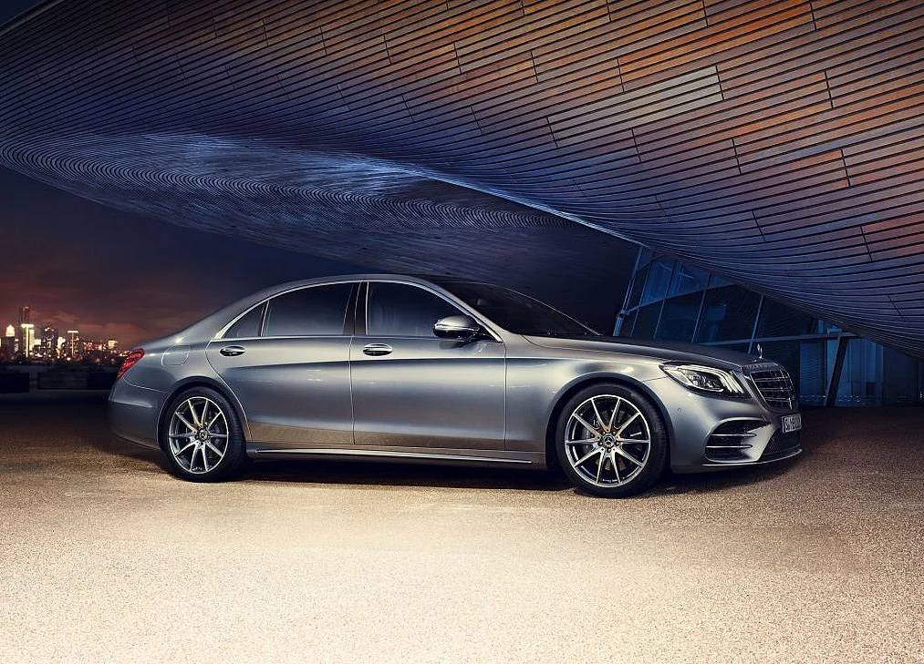 Mercedes Straddles Old and New With Electric S-Class Reboot