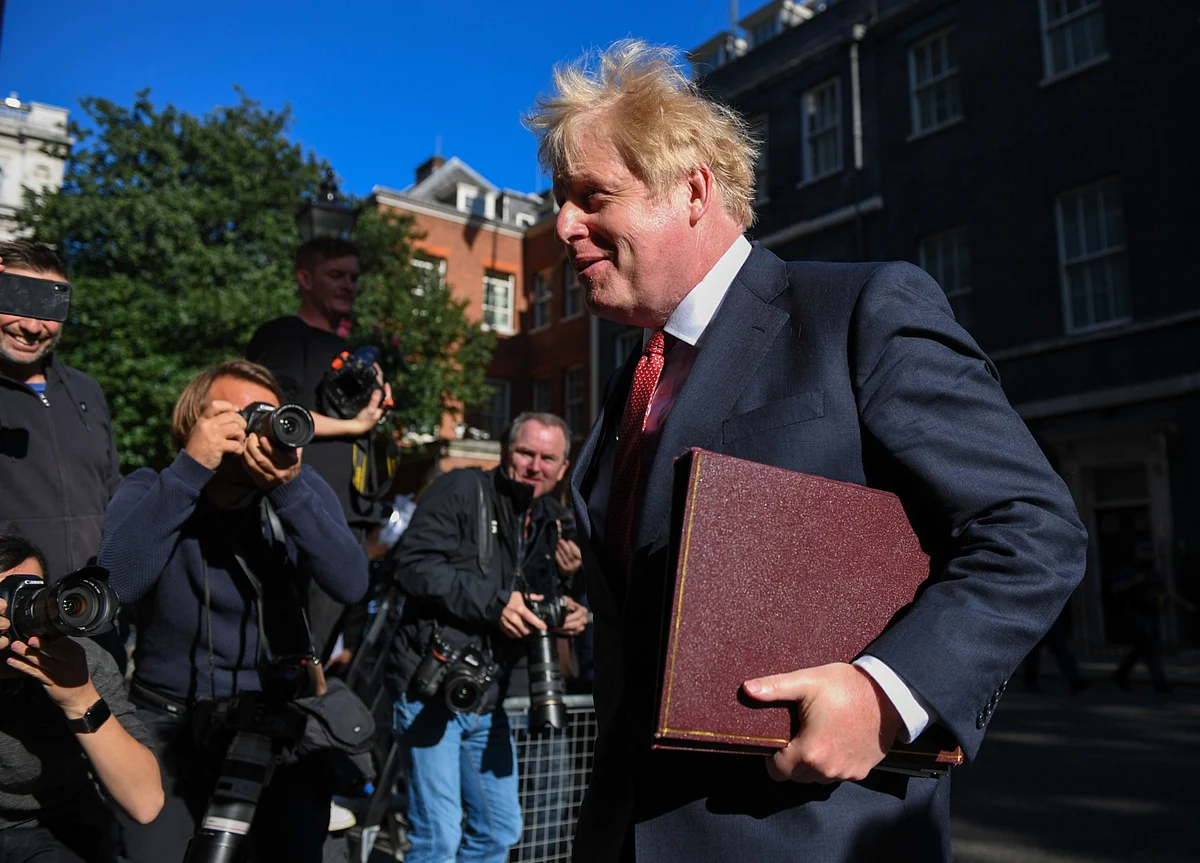 Boris Johnson Faces Lords Fight After Giving Ground to Brexit Rebels