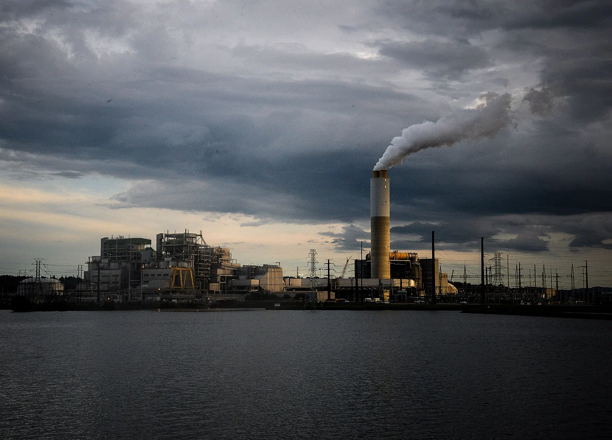 Trump Relaxes Limits on Toxic Waste from Coal Power Plants