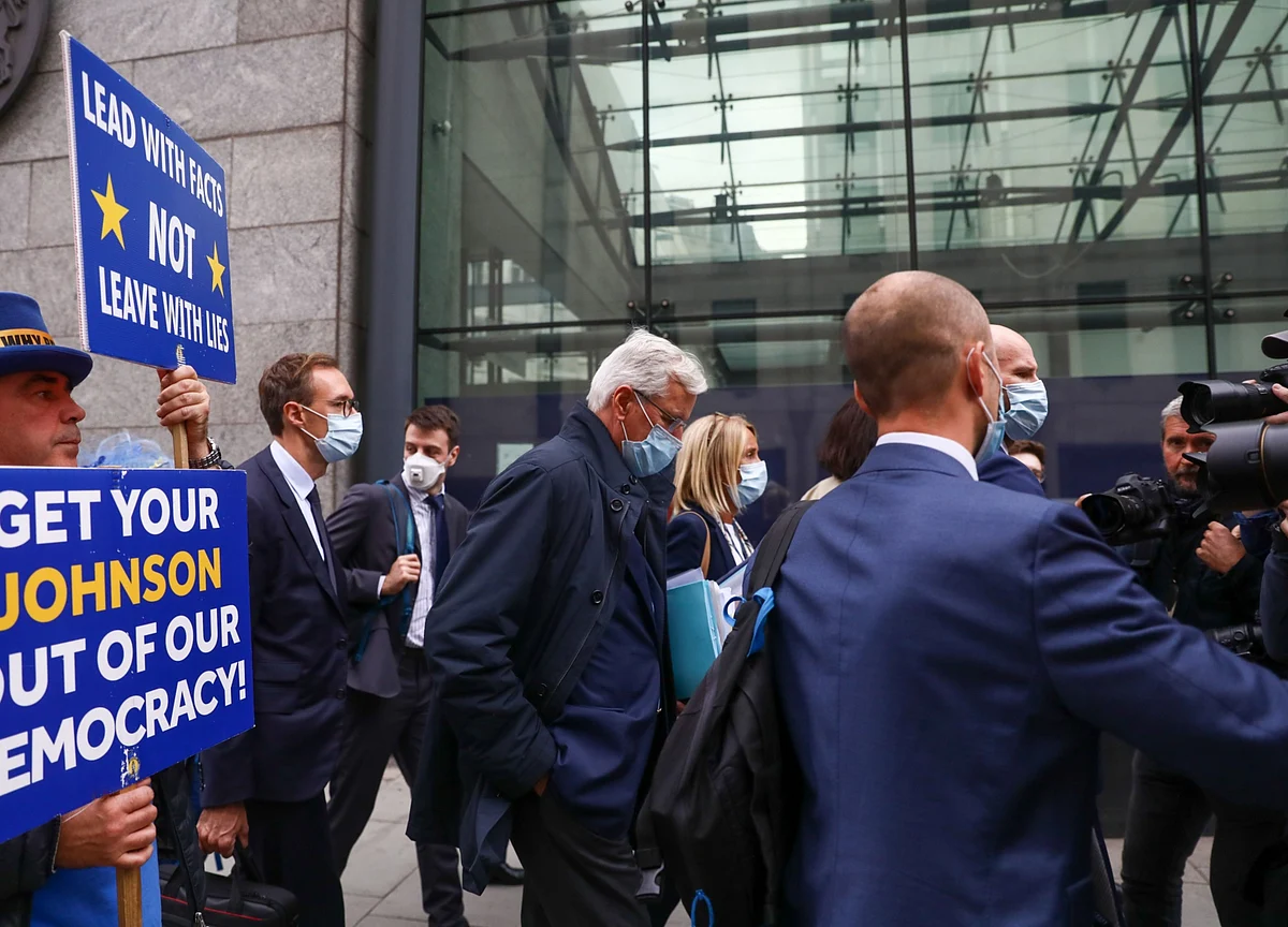 Brexit Talks Fray, Increasing Chances of Chaotic U.K.-EU Split