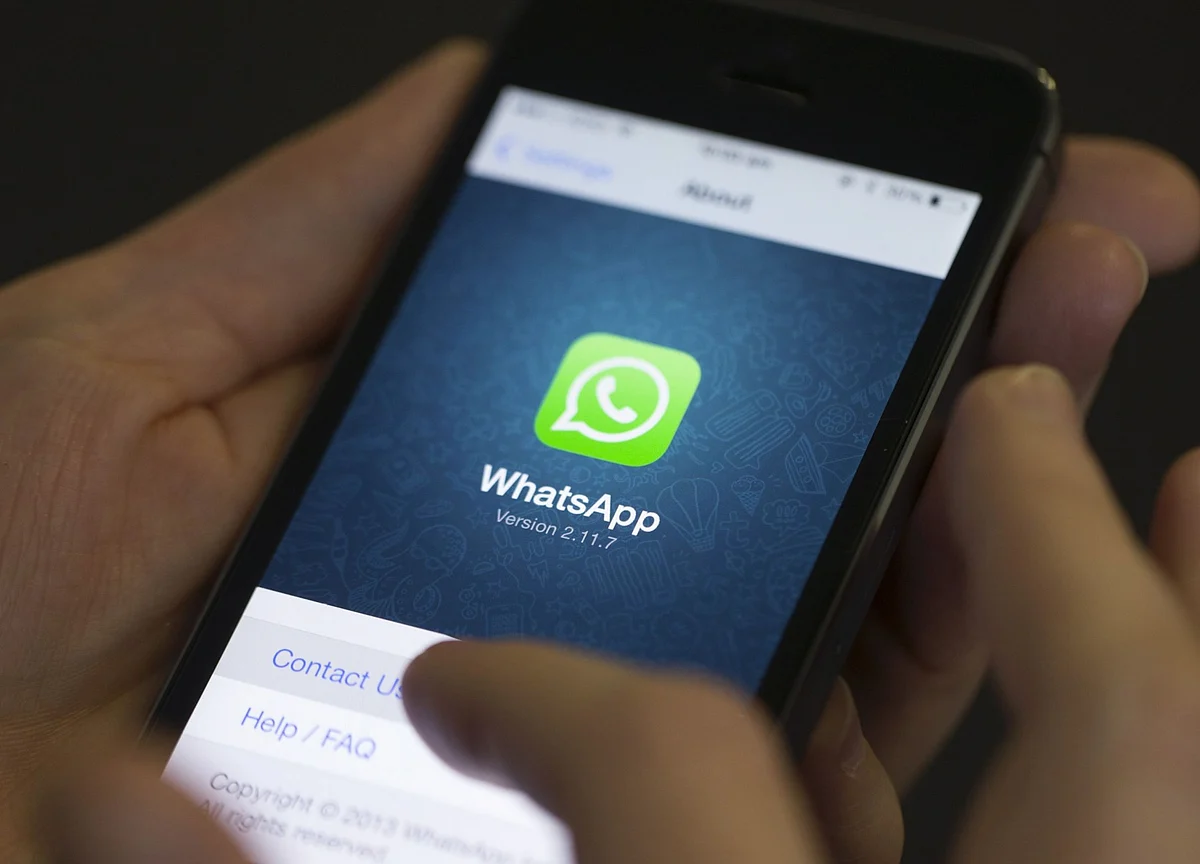 WhatsApp Adds A Shopping Button As It Enters E-Commerce