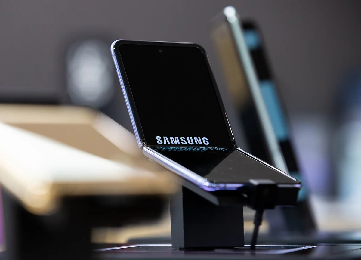 Samsung’s $1,999 Fold 2 Rectifies Major Foldable Phone Foibles