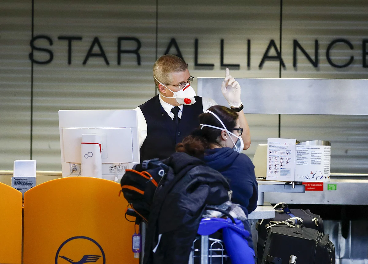 Airports Use Speedy Virus Tests, Sniffer Dogs to Spur Travel