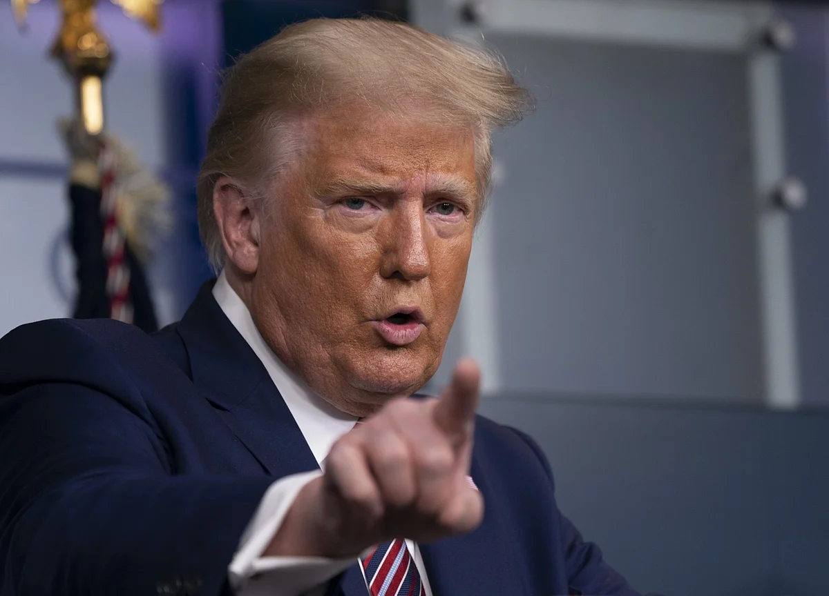 Trump's Taxes Show He's a National Security Threat