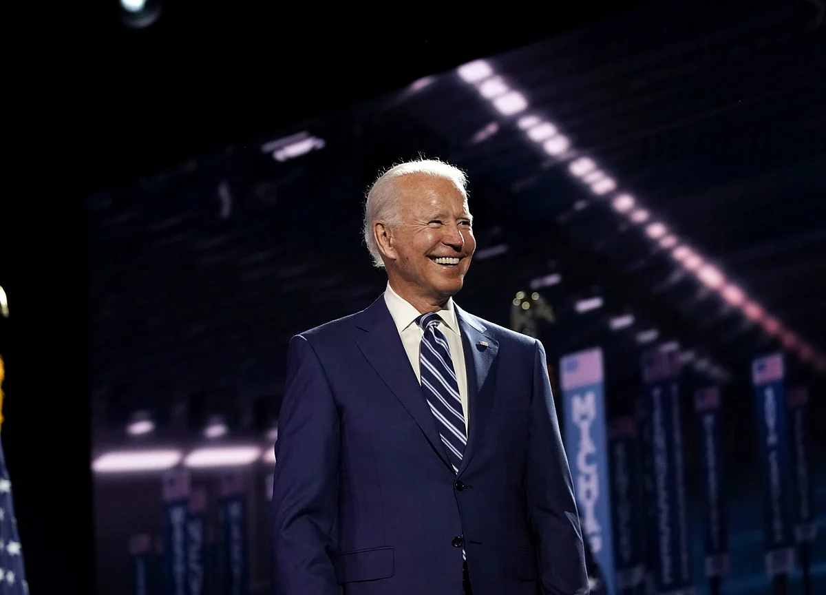 Biden Virus Advisers Say a National Lockdown Isn’t on Agenda