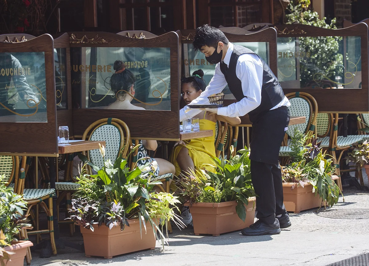 Hotels, Eateries, Bars To Start Operating From Oct. 5 In Maharashtra