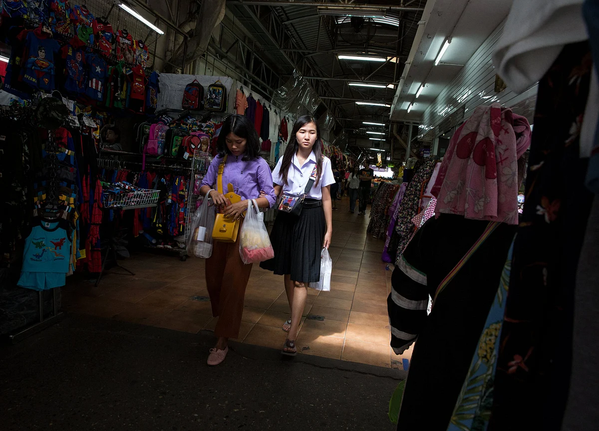 Former Pipe Factory Worker Becomes a Budget Store Billionaire