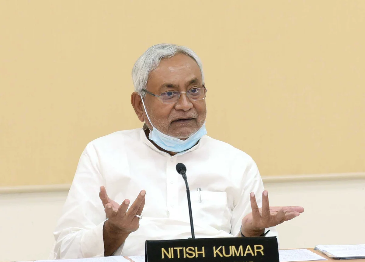 Bihar Elections: Nitish Kumar Fires ‘8-9 Kids’ Jibe; Tejashwi Yadav Retorts With ‘Mentally Tired’ Barb