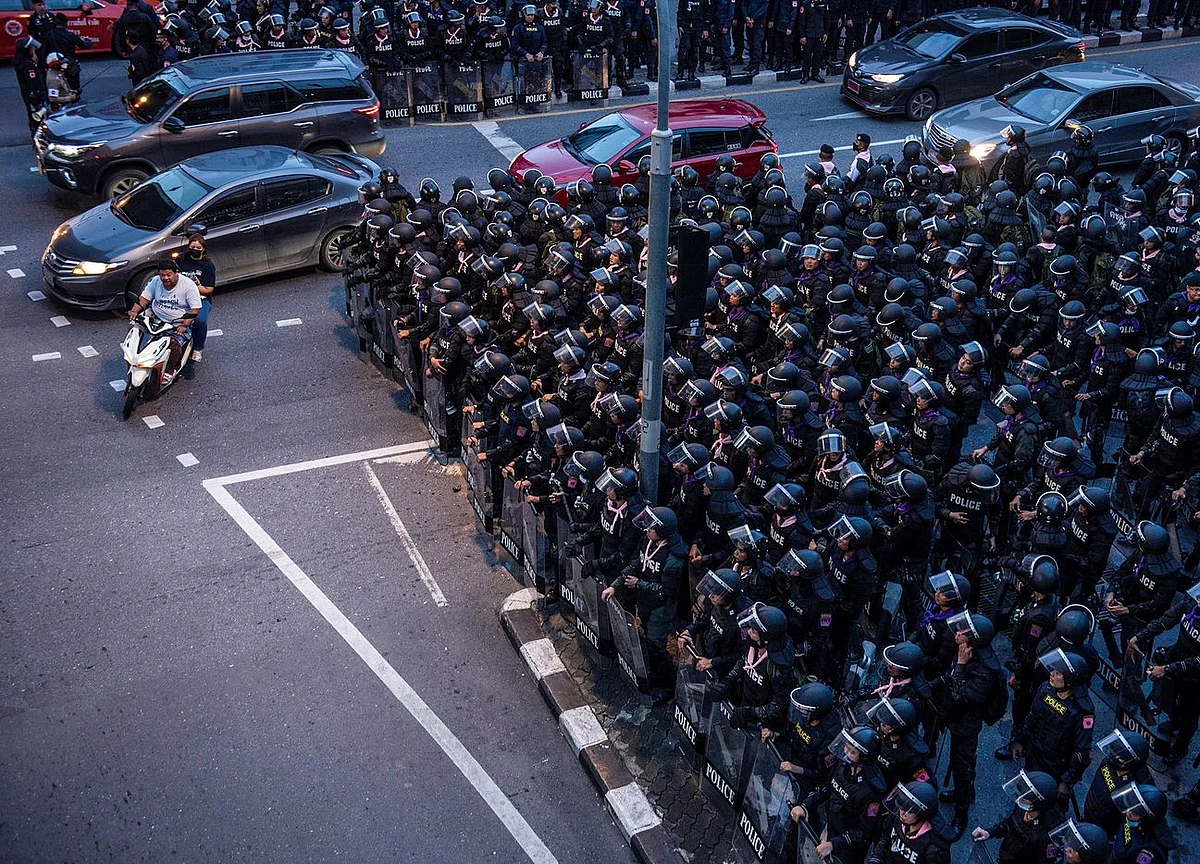 Thai Leaders Have No Easy Options to End Anti-Monarchy Protests