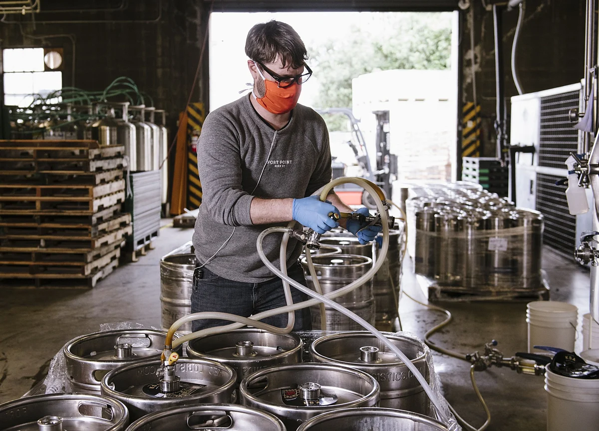 A Small Brewer Soars on Strategy to Help Global Booze Giants