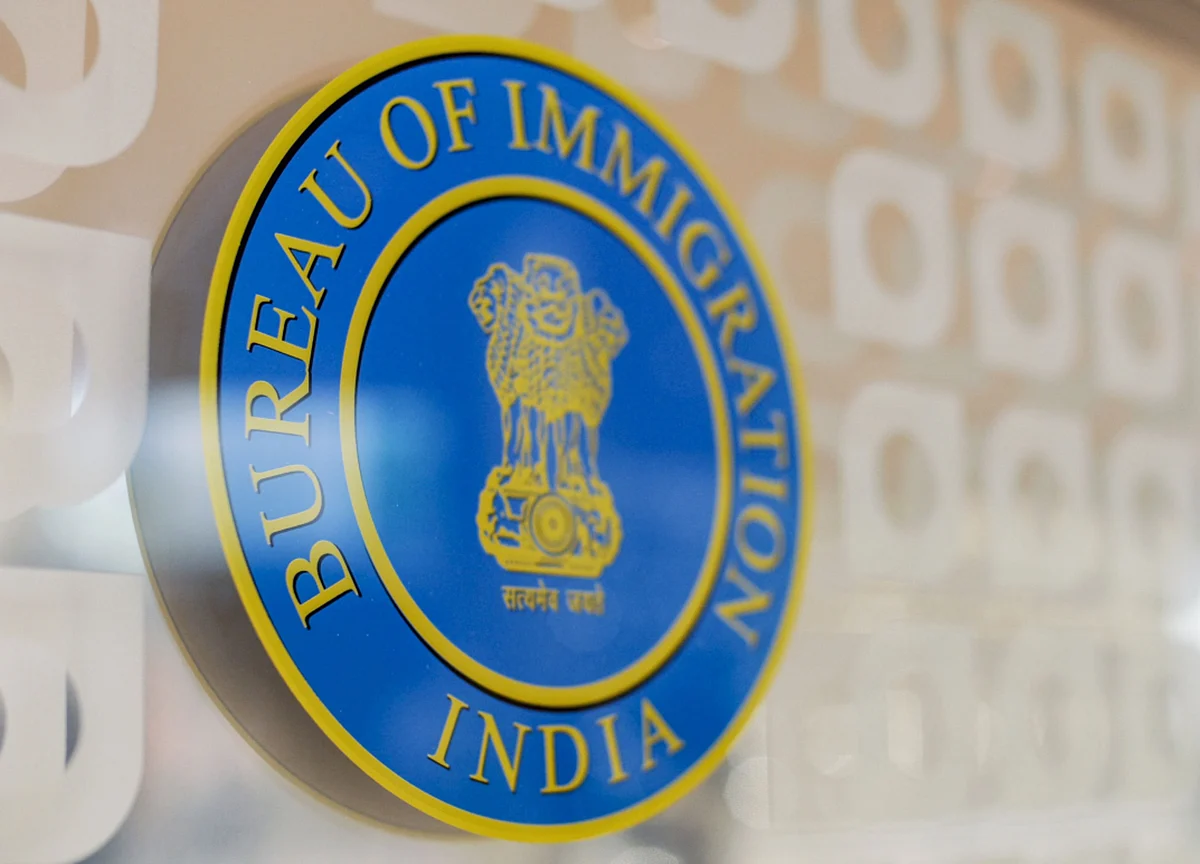 India to Restore Visas Despite Virus in Bid to Open Economy