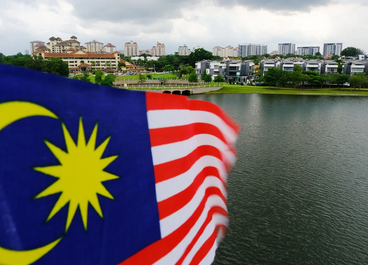 Key Malaysia Party Threatens to Leave Ruling Bloc, Pressuring PM