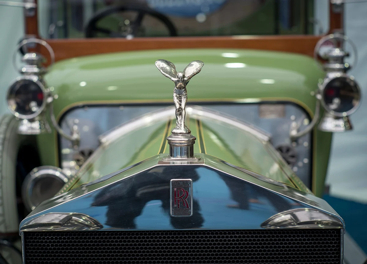Rolls-Royce’s New Car Was So Quiet at First, It Nauseated Drivers