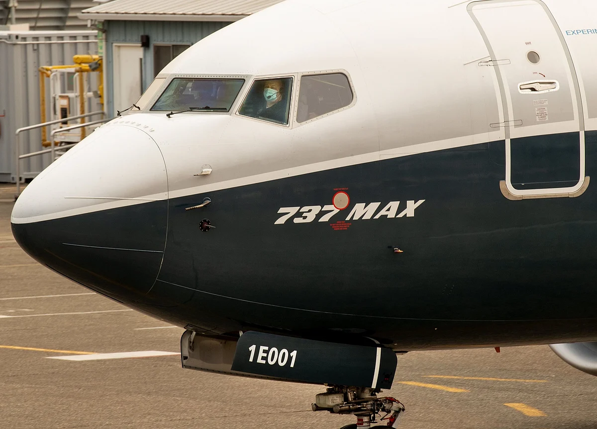 Boeing Extends 737 Max Sales as Alaska Boosts Order