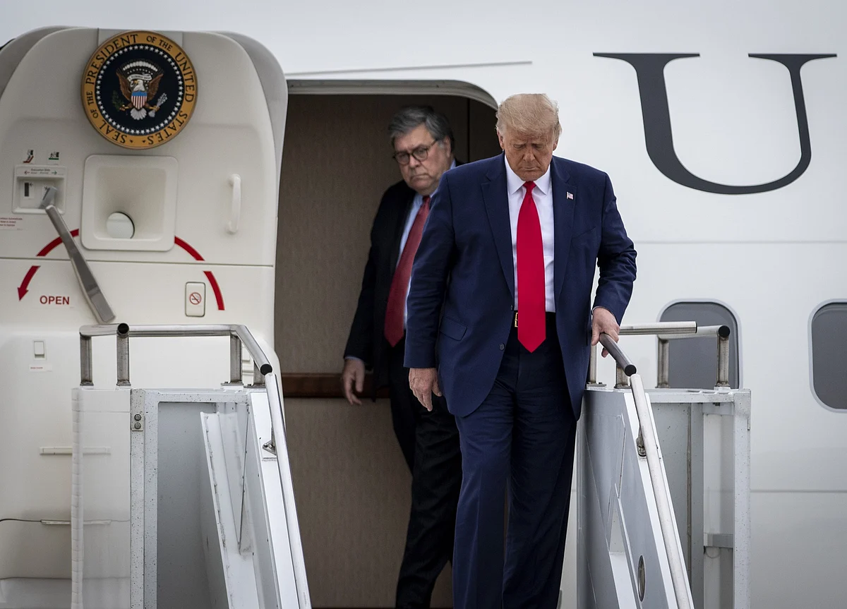 Trump Presses Loyal Pompeo, Barr for Dirt to Use Against Biden
