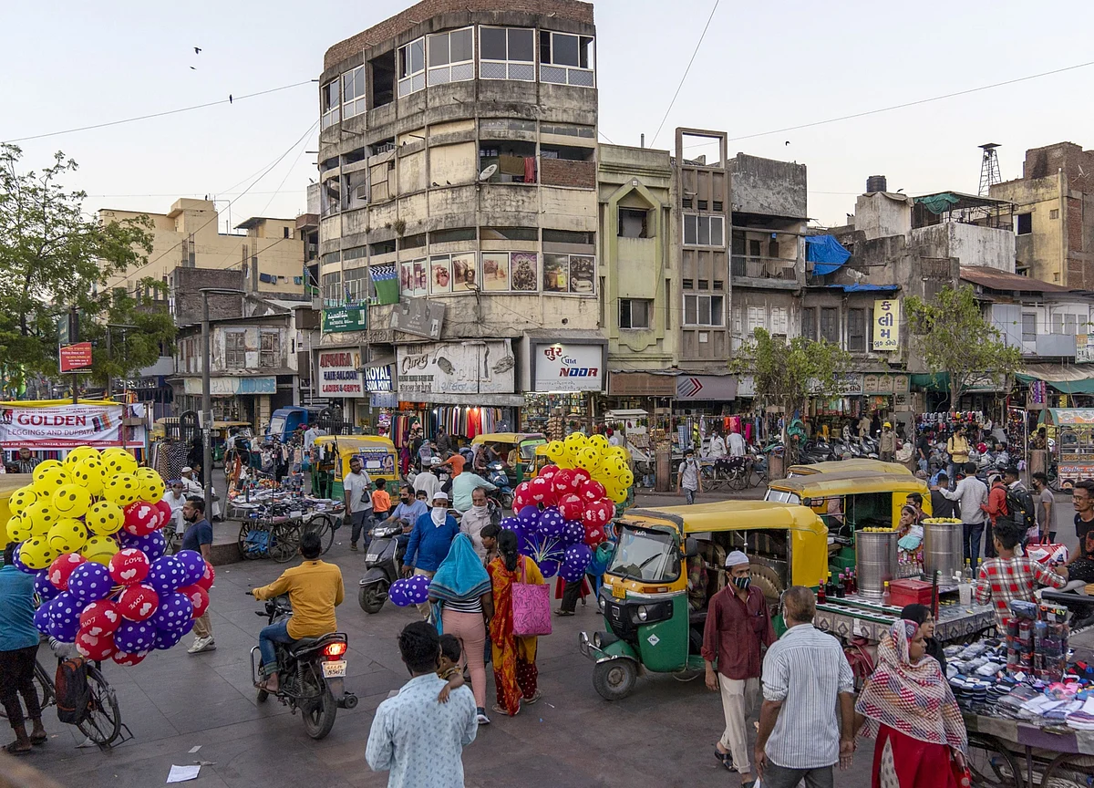 Coronavirus Updates: India Extends ‘Unlock 5.0’ Guidelines; Adds Nearly 44,000 New Cases
