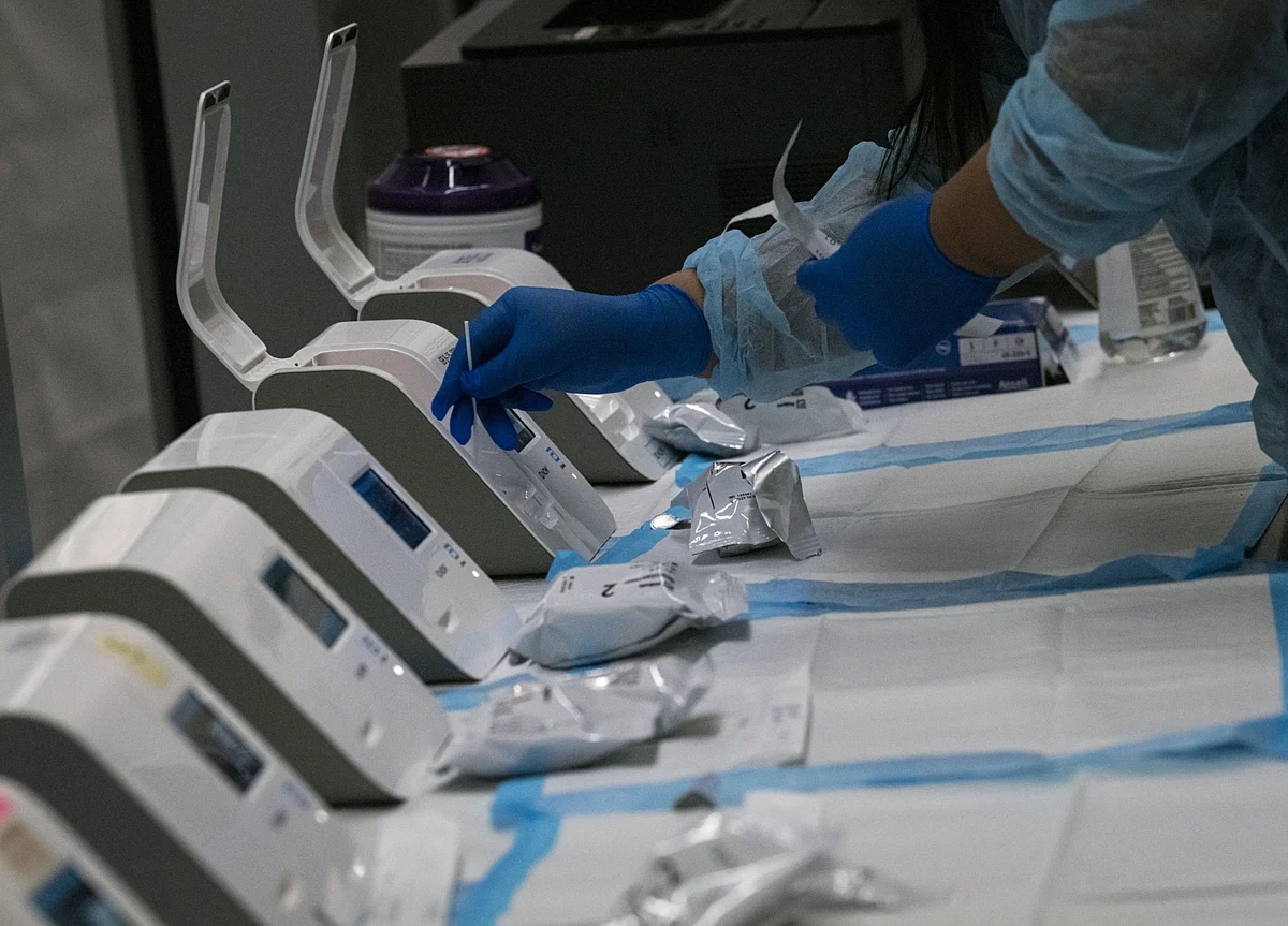United Plans Newark-London Virus Testing as Tool to Spur Travel