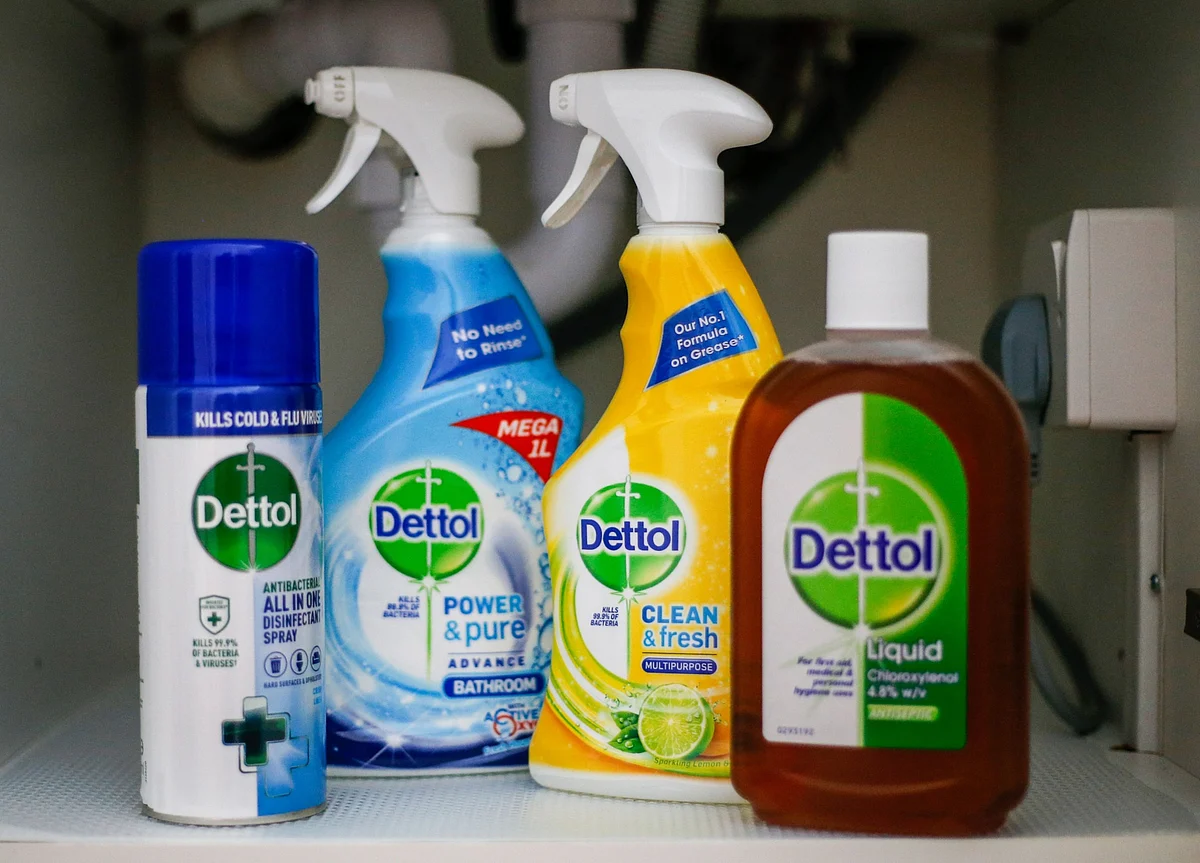 Lysol Maker Sees Fastest Growth in Decade on Disinfectants