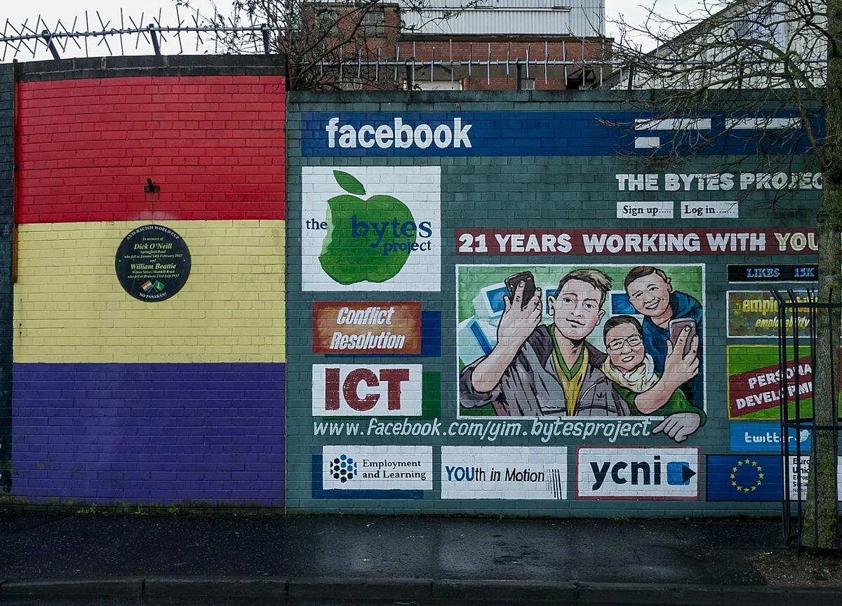 Facebook Warned by U.K. Watchdog in Court Clash Over Giphy Deal