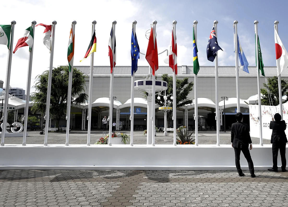 G-20 Plans Extraordinary Meeting to Discuss Debt Relief