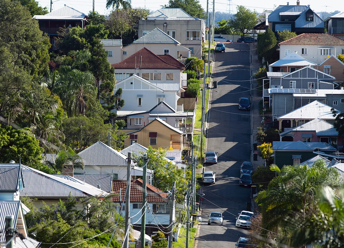 Australian Household Sentiment Soars as Optimists Now Majority