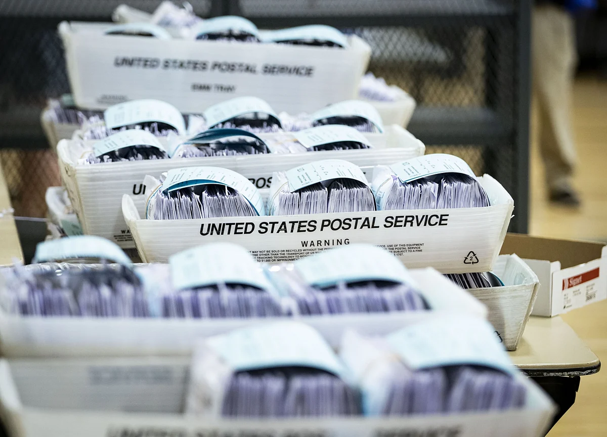 USPS Ordered to Restore Sorting Machines for Election Mail