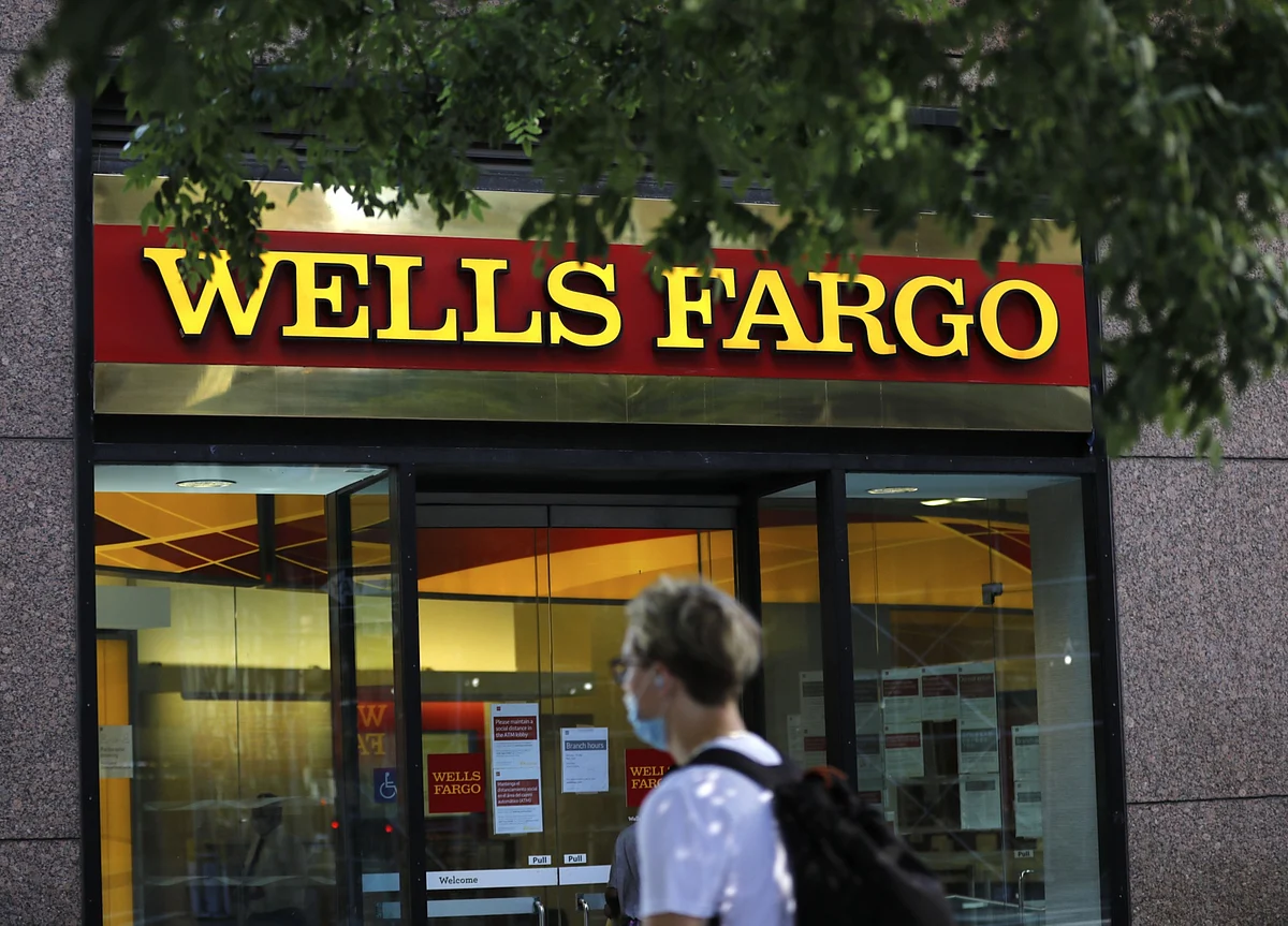 Wells Fargo Cuts More Than 700 Jobs in Commercial Banking