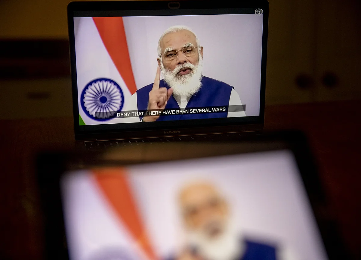 Modi’s Key Reforms Stall as Pandemic Upends India’s Economy