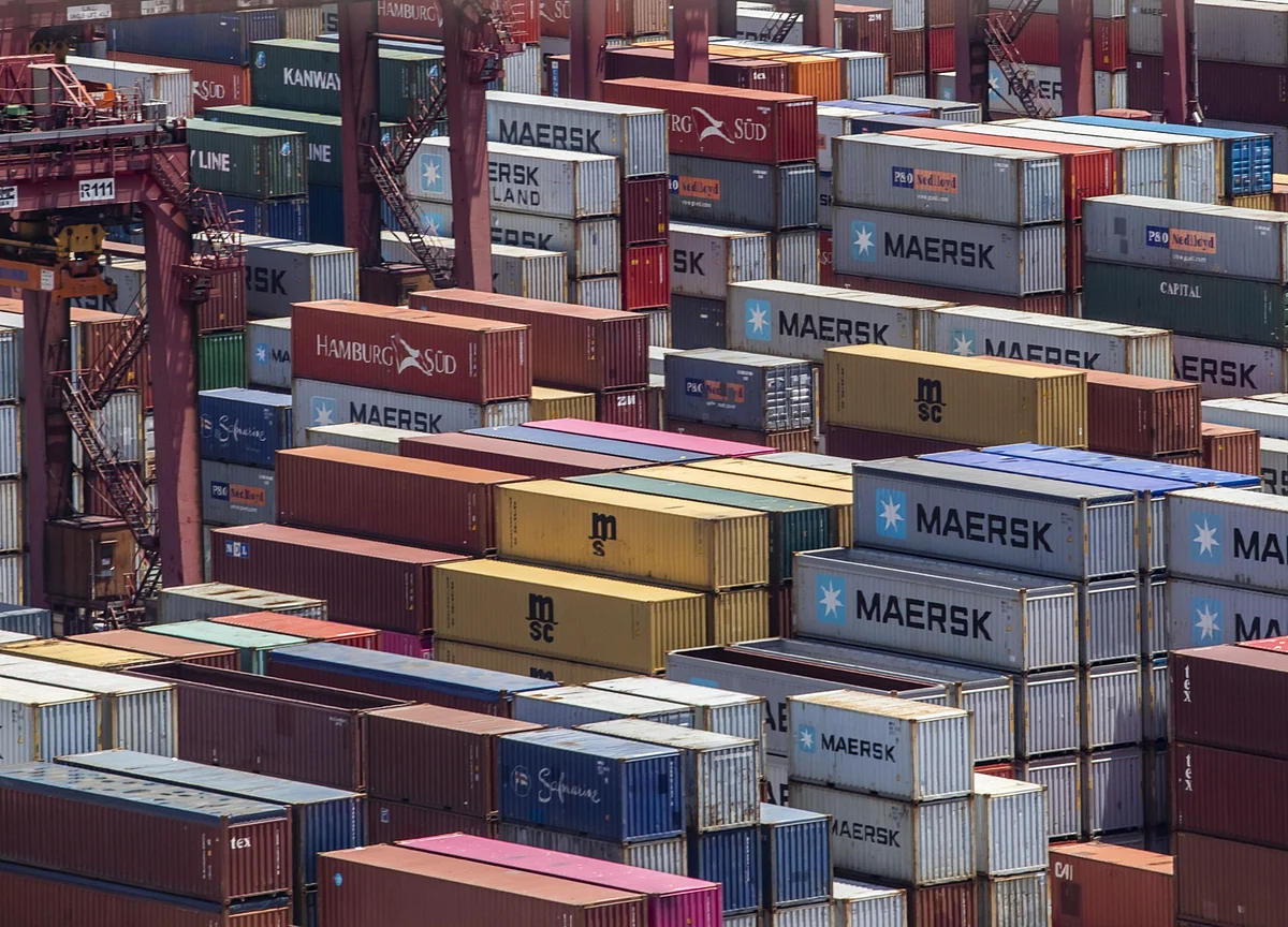 China’s Exports Gain, Imports Surge in September Amid Reopenings