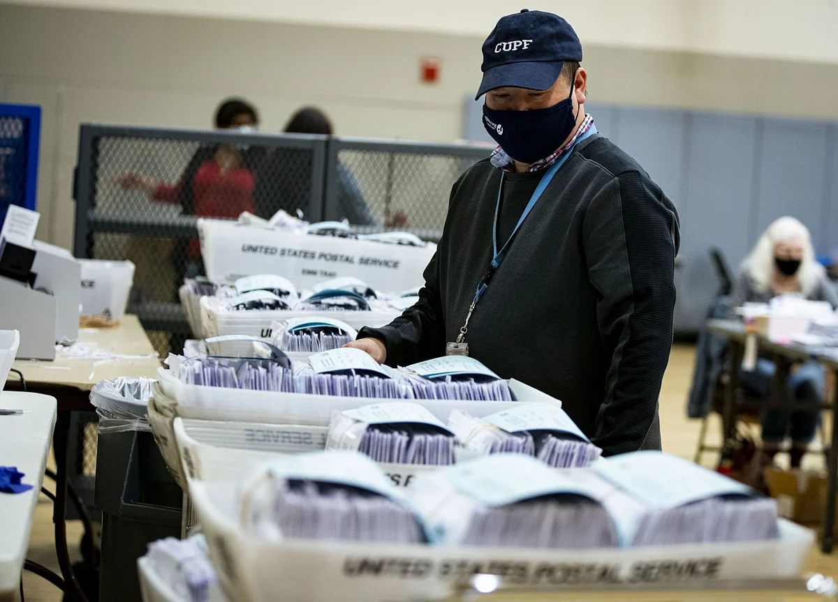 U.S. Official Says Iran, Russia Trying to Interfere in Election