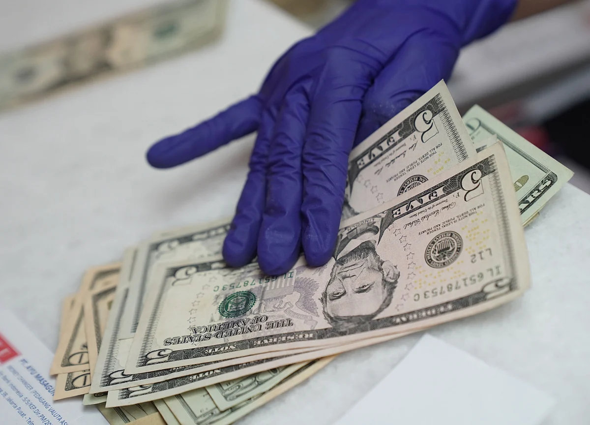 In New 60/40 Portfolio, Riskier Hedges Are Displacing U.S. Debt