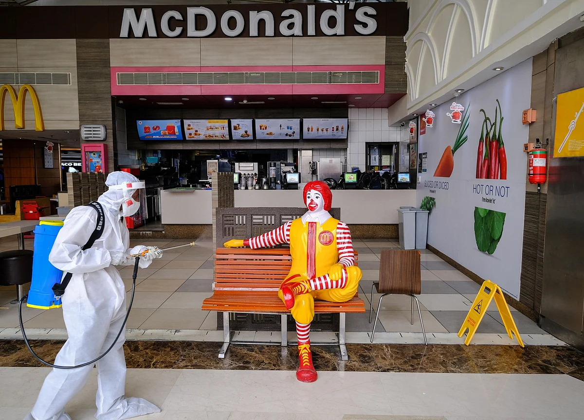 McDonald’s Celebrity Buzz Fuels U.S. Growth as Overseas Lags